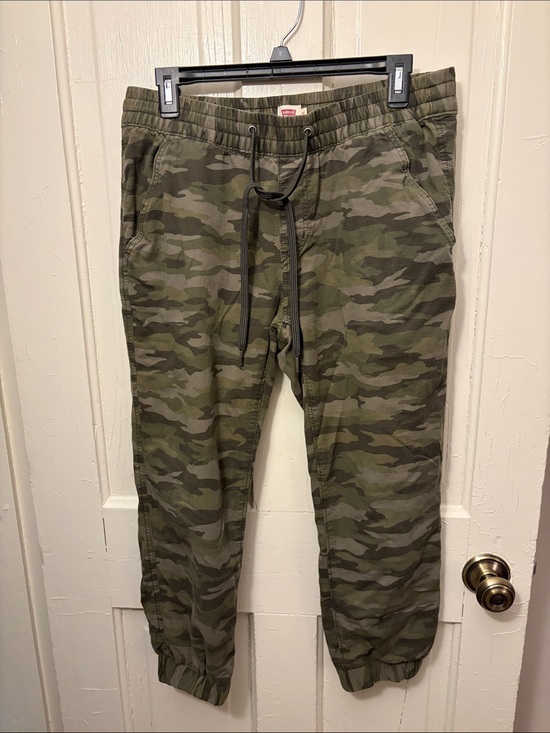 Levi's Pants - Camo Levi Jogger Pants - Olive Green